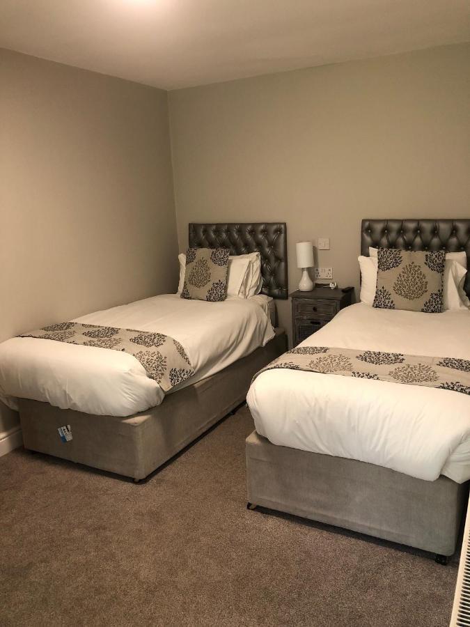 קרואולי The Maple Manor Hotel מראה חיצוני תמונה